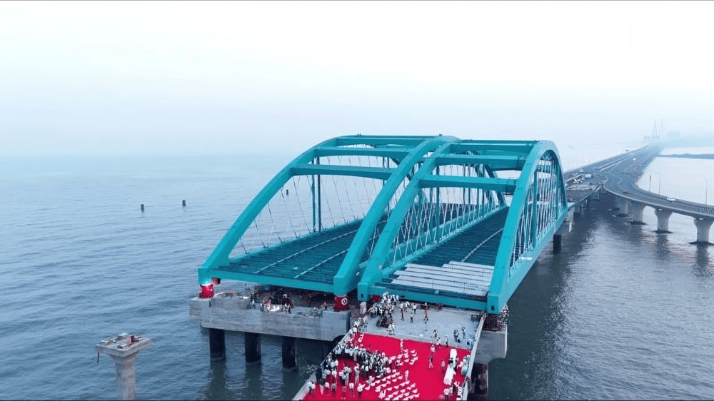 Arc costal bridge construction